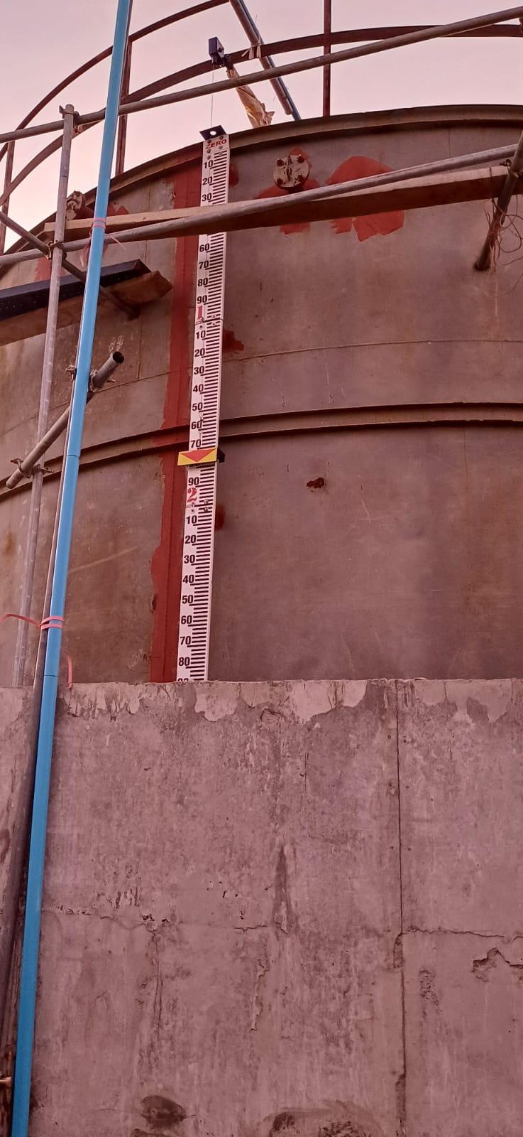 Diesel storage tank with level gauge